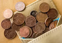 Auf- und Abrunden könnten Cent-Münzen in Deutschland verzichtbar machen. (Symbolbild) - © Patrick Pleul/dpa-Zentralbild/dpa