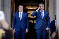 Pistorius fordert die Verbündeten auf, US-Waffen für die Ukraine mitzufinanzieren. - © Kay Nietfeld/dpa