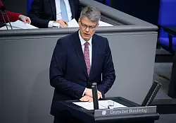 Künftig für Verkehr zuständig: Patrick Schnieder. - © Bernd von Jutrczenka/dpa