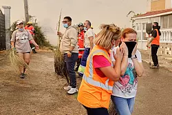 Tausende mussten ihre Häuser verlassen. - © Lalo R. Villar/AP/dpa