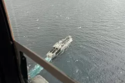 Die Suche soll mindestens sieben Tage lang fortgesetzt werden. - © Firdia Lisnawati/AP/dpa