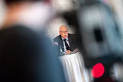 Der SPD-Politiker wird sich von seinem Amt zur&uuml;ckziehen. (Archivfoto) - &copy; Mohssen Assanimoghaddam/dpa