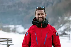 Michael Renner ist Bereitschaftsleiter der Bergwacht Ramsau und aktuell in der Doku-Serie «In höchster Not – Bergretter im Einsatz» des Bayerischen Rundfunks zu sehen. - © Bayerischer Rundfunk/dpa-tmn