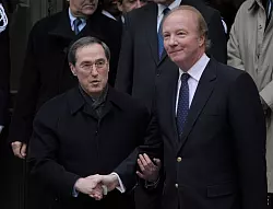 Die beiden ehemaligen Minister Gu&eacute;ant und Hortefeux sollen eine Schl&uuml;sselrolle in der Libyen-Aff&auml;re gespielt haben (Archivbild). - &copy; picture alliance / dpa