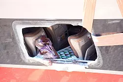 Wer Gl&uuml;ck hatte, konnte sich nach dem schweren Zugungl&uuml;ck im S&uuml;den Spaniens durch eingeschlagene Fenster in Sicherheit bringen. - &copy; Joaquin Corchero/EUROPA PRESS/dpa