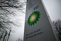 Im vergangenen Jahr startete BP noch eine Neuaufstellung seiner Raffinerietochter Ruhr Oel - jetzt soll das Unternehmen verkauft werden. - © Fabian Strauch/dpa