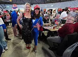 Die Kongressabgeordnete Boebert (rechts) ist für ihr aggressives Auftreten bekannt. (Archivbild) - © David Zalubowski/AP/dpa