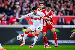 Stuttgarts Stürmerstar Deniz Undav (l.) blieb diesmal ohne Treffer. - © Tom Weller/dpa