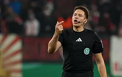 Schiedsrichter Tobias Reichel. - © Jan Woitas/dpa