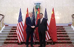 US-Finanzminister Bessent und sein chinesischer Amtskollege He sprachen diesmal über Handelsbeschränkungen. - © Li Ying/XinHua/dpa