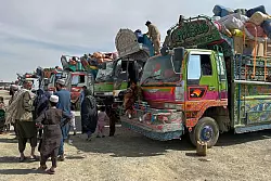 Seit Monatsbeginn seien mehr als 127.000 Afghanen aus Pakistan nach Afghanistan zurückgekehrt, teilte das UN-Flüchtlingshilfswerk (UNHCR) mit.(Archivbild) - © H. Achakzai/AP/dpa