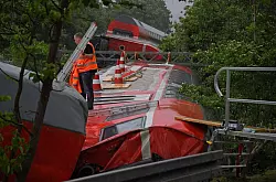 Vier Frauen sowie ein 13-J&auml;hriger starben bei dem Unfall. (Archivbild) - &copy; Uwe Lein/dpa