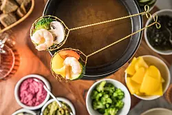 Eine gute Idee, nicht nur in der Adventszeit: viel Gemüse in die Hauptmahlzeiten einbauen. - © Christin Klose/dpa-tmn