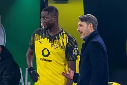 BVB-Coach Niko Kovac muss mit Serhou Guirassy derzeit einen Problemfall managen - © David Inderlied/dpa