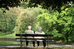 Die Lebenserwartung ist insgesamt stark gestiegen. (Symbolbild) - © Sebastian Kahnert/dpa-Zentralbild/dpa