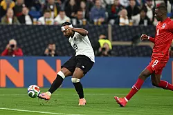 Serge Gnabry krönt seine Leistung mit dem Treffer zum 3:0. - © Federico Gambarini/dpa