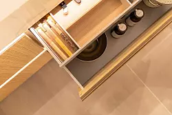 Neue Standardtiefen für mehr Nutzvolumen oder dünnere Zargen sorgen für zusätzlichen Stauraum. - © AMK/dpa-tmn