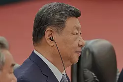Chinas Staatschef Xi Jinping sprach von einer &laquo;turbulenten&raquo; Weltlage. - &copy; Kin Cheung/Pool AP/AP/dpa