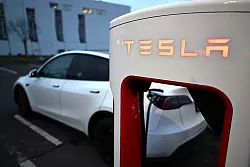 Tesla nahm zu der Frage nach Boykotts zunächst keine Stellung. - © Federico Gambarini/dpa