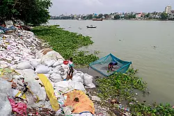 Viele Entwicklungsländer haben bislang keine effektiven Recycling-Möglichkeiten. (Archivbild) - © Suvra Kanti Das/ZUMA Press Wire/dpa