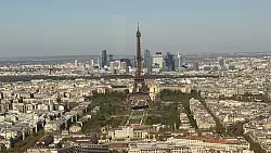 Von Paris aus will Revolut bei digital-affinen Kunden in Westeuropa wachsen (Archivbild) - © Michael Evers/dpa