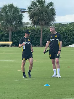 Trainer Niko Kovac arbeitete mit seinem Team in Fort Lauderdale vor allem an der Abwehrarbeit. - © Carsten Lappe/dpa
