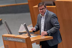 Die SPD-Opposition lässt kein gutes Haar am Haushaltsentwurf der nordrhein-westfälischen Landesregierung für das kommende Jahr. - © Rolf Vennenbernd/dpa