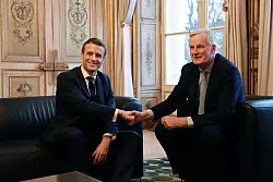 Nach langer Suche hat Präsident Macron mit dem früheren EU-Kommissar Barnier einen Premierminister für Frankreich gefunden (Archivbild). - © Ludovic Marin/AFP/dpa
