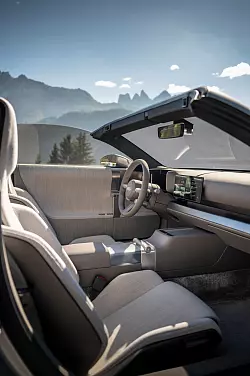 Analoger Charme trotz digitalem Cockpit: Auch viele echte Tasten mit guter Haptik tragen dazu bei. - &copy; Audi AG/dpa-tmn