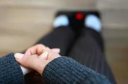 Essst&ouml;rungen bei M&auml;dchen und jungen Frauen nehmen weiter zu. (Archivbild) - &copy; Elisa Schu/dpa