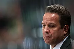 Der bisherige Trainer Rich Chernomaz wird bei der DEG nun Sportdirektor. (Archivbild) - &copy; picture alliance / dpa