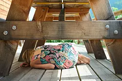 Immer wieder weisen Forscherinnen und Forscher auf die sch&auml;dlichen Folgen von Gewalt in der Erziehung hin - ganz verschwunden ist sie aber l&auml;ngst nicht. (Symbolbild) - &copy; Annette Riedl/dpa