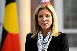 Caroline Kennedy war unter Demokrat Joe Biden die US-Botschafterin in Australien. - © Lukas Coch/AAP/dpa