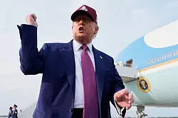 Noch setzt US-Pr&auml;sident Trump auf Verhandlungen mit dem Iran. (Archivbild) - &copy; Alex Brandon/AP/dpa