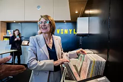 Elke Büdenbender ist die Schirmherrin des Aktionstages. - © Christoph Soeder/dpa