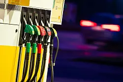 Moderate Spritpreise: Die Energiepreise sind in den vergangenen Jahren gefallen. (Symbolbild) - &copy; Jonas Walzberg/dpa