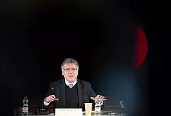 «Wir haben Vertrauen in die Demokratie zurückgewonnen»: Landeswahlleiter Stephan Bröchler. - © Monika Skolimowska/dpa