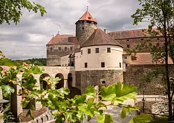 Auf der «Paradiesroute» ist man im Burgenland unterwegs, wie zum Beispiel Burg Schlaining illustriert. - © Andreas Drouve/dpa-tmn
