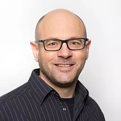 Der Theologieprofessor Simone Paganini schrieb gemeinsam mit seiner Frau Claudia das Buch &laquo;Von wegen Heilige Nacht - Der gro&szlig;e Faktencheck zur Weihnachtsgeschichte&raquo;. - &copy; Martin Vandory/S. Paganini/dpa