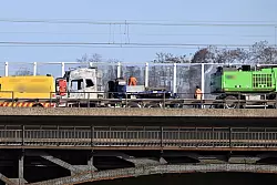 Die Statik der Br&uuml;cke muss gepr&uuml;ft werden. - &copy; Federico Gambarini/dpa