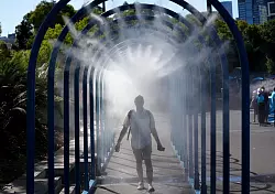 In den kommenden Tagen erwarten Meteorologen in Victoria und anderen Landesteilen Rekordwerte. - &copy; Dita Alangkara/AP/dpa