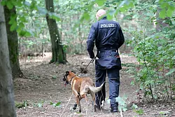 Mit gro&szlig;en Suchaktionen hatte die Polizei etwa im Altonaer Volkspark in Hamburg nach der vermissten Hilal gesucht. (Archivbild) - &copy; Bodo Marks/dpa