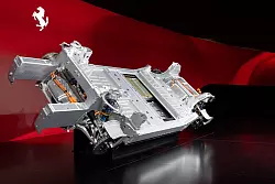 E-Auto im Zeichen des &laquo;Cavallino Rampante&raquo;: Hier sehen wir die Grundlage f&uuml;r Ferraris erstes vollelektisches Fahrzeug. - &copy; Ferrari S.p.A./dpa-tmn