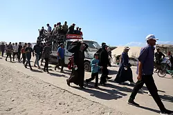 Rund 200.000 Palästinenser kehrten seit Beginn der Waffenruhe in Gazas Norden zurück. - © Rizek Abdeljawad/XinHua/dpa