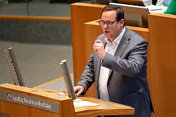 CDU-Landtagsfraktionschef Thorsten Schick sieht bei der SPD keinen geeigneten Spitzenkandidaten f&uuml;r die Landtagswahl 2027. - &copy; Henning Kaiser/dpa