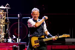 Springsteen kritisiert Trump bei einem Konzert, der schlägt zurück. - © Andy Von Pip/ZUMA Press Wire/dpa