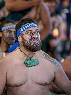 Traditionen sind der indigenen Bevölkerung sehr wichtig. - © Te Tari o te Kiingitanga/dpa