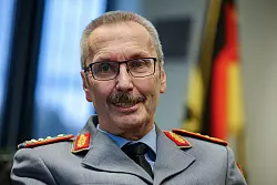 Generalleutnant Robert Sieger - &copy; Christoph Reichwein/dpa