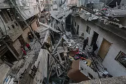 Das zerstörte Flüchtlingsviertel Nuseirat im Zentrum des Gazastreifens. (Archivbild) - © Omar Ashtawy/APA Images via ZUMA Press Wire/dpa