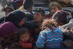 Rund 150.000 Menschen sind wegen der Kämpfe in Syrien nach UN-Angaben auf der Flucht. (Archivbild) - © Hogir El Abdo/AP/dpa